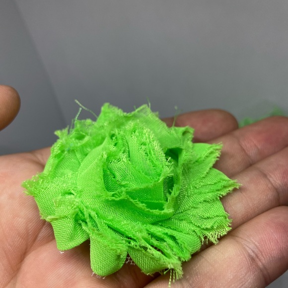 Lot of 14 Neon Green shabby flowers headbands NEW - Picture 3 of 3